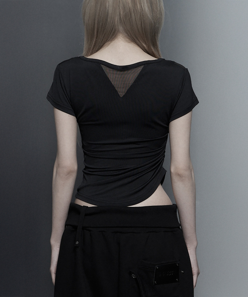 ETRE AU SOMMET(エトレオソメ)の「Modern Square Shirring Tee (Black)(Tシャツ/カットソー・レディース・ブラック・FREE)」の9枚目の写真