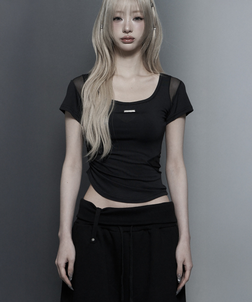 ETRE AU SOMMET(エトレオソメ)の「Modern Square Shirring Tee (Black)(Tシャツ/カットソー・レディース・ブラック・FREE)」の8枚目の写真