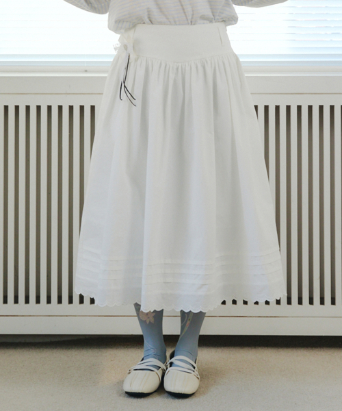CELITAILS(セリテールズ)の「YOKE SHIRRING LONG SKIRT_WHITE(スカート・レディース・その他・SMALL/MEDIUM)」の1枚目の写真