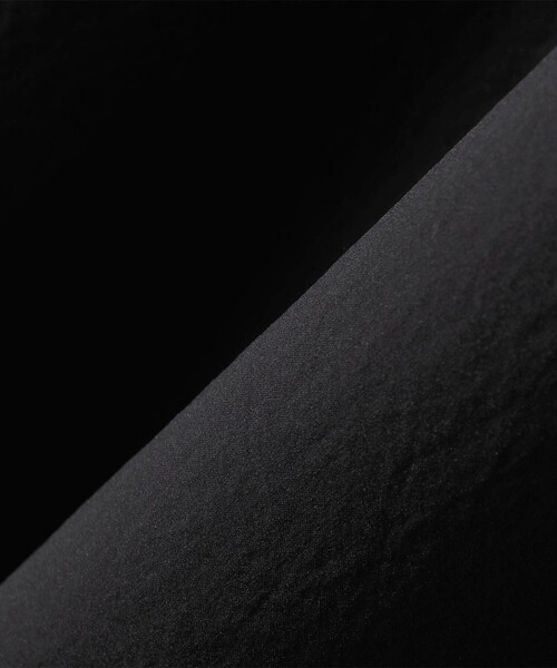 SHIPS(シップス)の「〈接触冷感 / 撥水加工〉TEXBRID(R) タフタ ウエスト 切替 ワンピース(ワンピース・レディース・ブラック/ブラウン/ロイヤルブルー・ONE SIZE)」の5枚目の写真