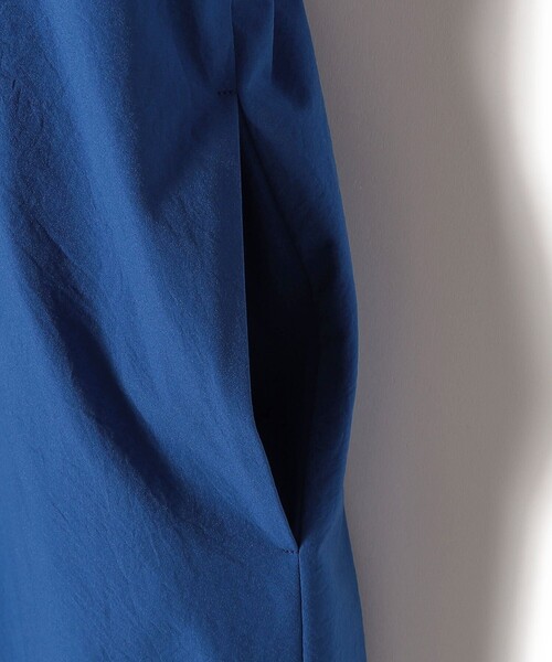 SHIPS(シップス)の「〈接触冷感 / 撥水加工〉TEXBRID(R) タフタ ウエスト 切替 ワンピース(ワンピース・レディース・ブラック/ブラウン/ロイヤルブルー・ONE SIZE)」の12枚目の写真