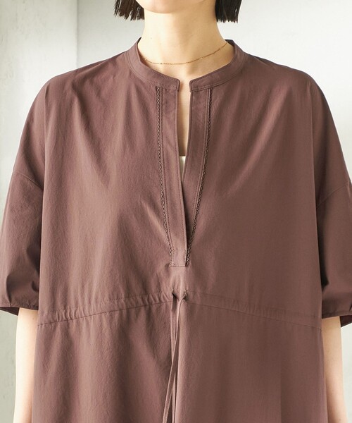 SHIPS(シップス)の「〈接触冷感 / 撥水加工〉TEXBRID(R) タフタ ウエスト 切替 ワンピース(ワンピース・レディース・ブラック/ブラウン/ロイヤルブルー・ONE SIZE)」の13枚目の写真