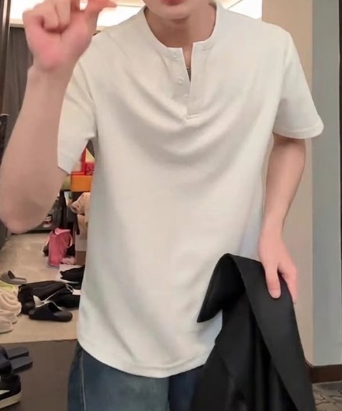 SHEPP(シープ)の「【UNISEX】ボタンネック リラックスシルエット ハーフスリーブカットソー(Tシャツ/カットソー・メンズ・ブラック/ホワイト/グレー・L/M)」の14枚目の写真