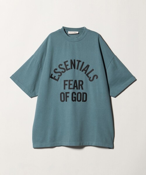 FOG ESSENTIALS(エフオージーエッセンシャルズ)の「<FEAR OF GOD ESSENTIALS>CAMPUS 90S Tシャツ(Tシャツ/カットソー・メンズ・ライトブルー/ブラック・XS/L/M/S)」の1枚目の写真