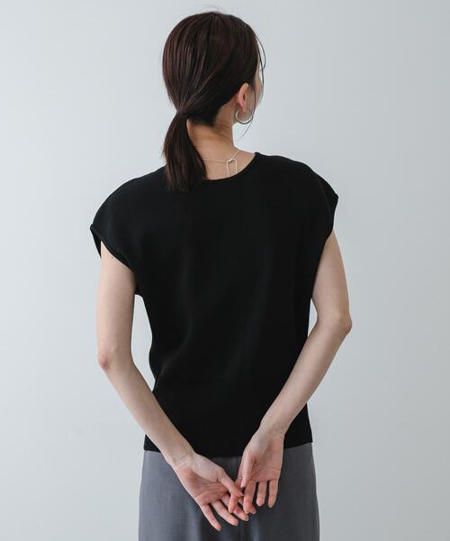 SENSE OF PLACE by URBAN RESEARCH(センスオブプレイスバイアーバンリサーチ)の「『洗濯可』シェイプラインセーター(ニット/セーター・レディース・ライトブルー/ブラック/アイボリー・ONE)」の6枚目の写真