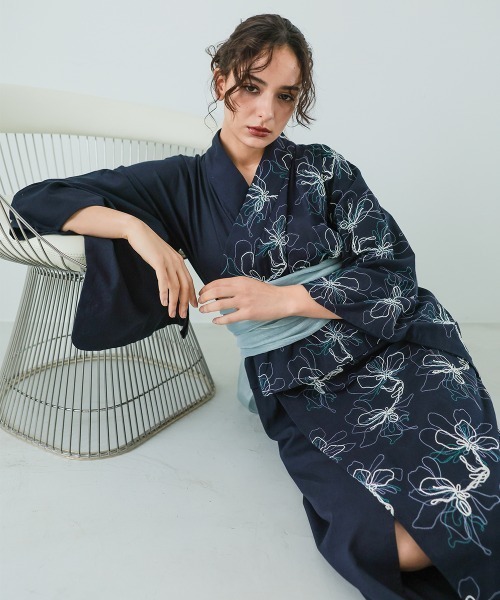 Callarus(カラルス)の「【浴衣】花柄アシメ刺しゅう浴衣セット(簡易ゆかた+帯)〔Callarus〕(浴衣・レディース・ネイビー系/ブラウン系その他・FREE)」の16枚目の写真