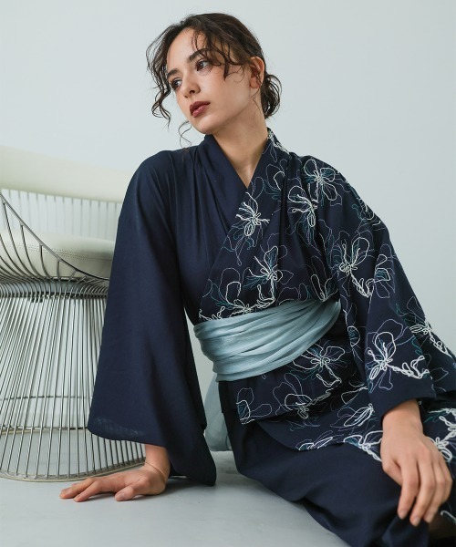 Callarus(カラルス)の「【浴衣】花柄アシメ刺しゅう浴衣セット(簡易ゆかた+帯)〔Callarus〕(浴衣・レディース・ネイビー系/ブラウン系その他・FREE)」の14枚目の写真