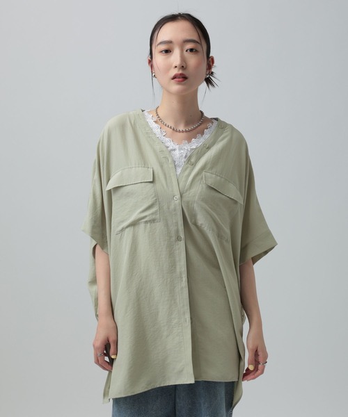 LEPSIM（レプシィム）の「VネックオーバーシャツチュニックSS　668079（シャツ/ブラウス・レディース・イエロー/グリーン/オフホワイト/チャコールグレー・FREE）」の8枚目の写真