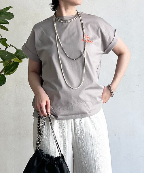 un dix cors(アンディコール)の「ドライタッチ胸元ロゴTEE(Tシャツ/カットソー・レディース・グレイッシュベージュ/オフホワイト/チャコールグレー・FREE)」の3枚目の写真