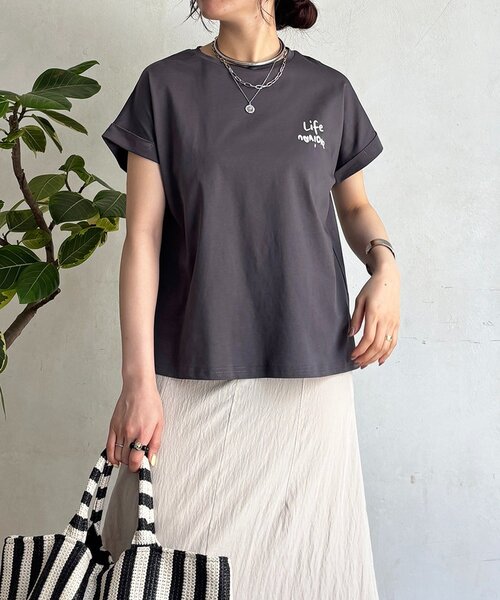 un dix cors(アンディコール)の「ドライタッチ胸元ロゴTEE(Tシャツ/カットソー・レディース・グレイッシュベージュ/オフホワイト/チャコールグレー・FREE)」の1枚目の写真