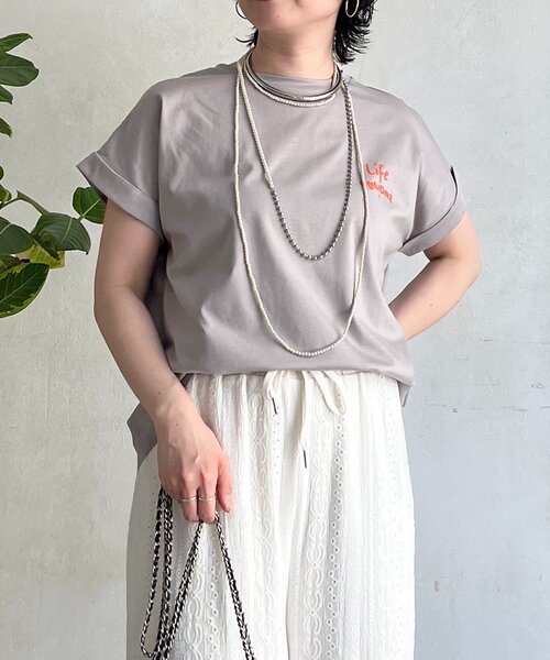 un dix cors(アンディコール)の「ドライタッチ胸元ロゴTEE(Tシャツ/カットソー・レディース・グレイッシュベージュ/オフホワイト/チャコールグレー・FREE)」の10枚目の写真