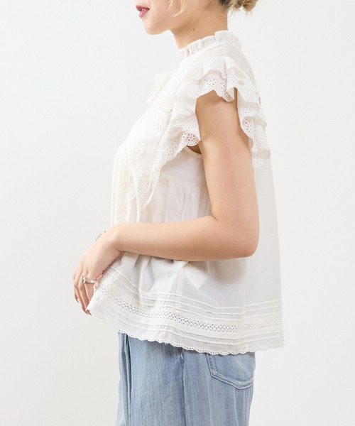 SOFFITTO(ソフィット)の「スカラ刺繍フリルブラウス(シャツ/ブラウス・レディース・ホワイト/ブラック・FREE)」の5枚目の写真