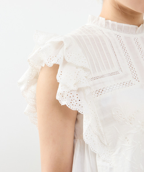 SOFFITTO(ソフィット)の「スカラ刺繍フリルブラウス(シャツ/ブラウス・レディース・ホワイト/ブラック・FREE)」の14枚目の写真