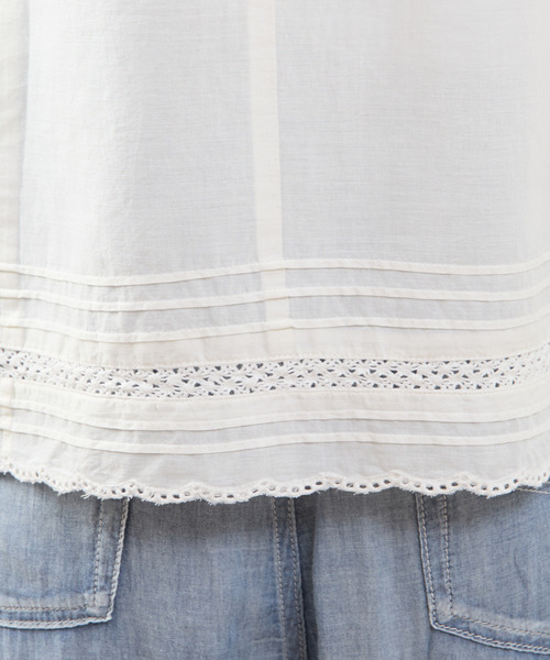 SOFFITTO(ソフィット)の「スカラ刺繍フリルブラウス(シャツ/ブラウス・レディース・ホワイト/ブラック・FREE)」の17枚目の写真