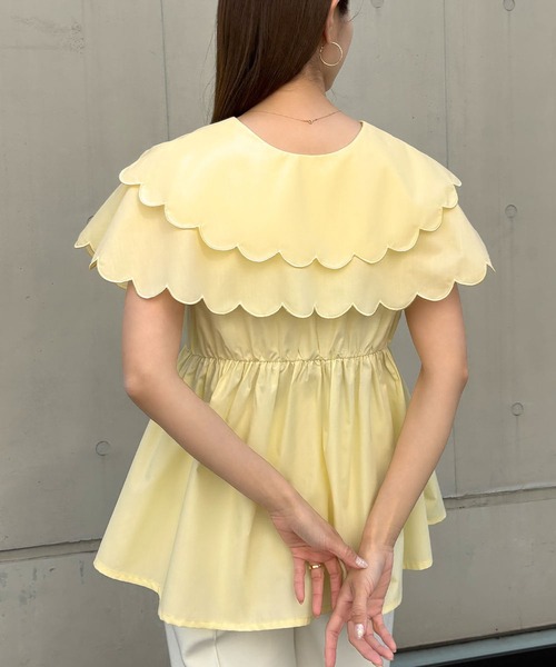 ELFRANK(エルフランク)の「スカラップカラーギャザーペプラムブラウス【洗える】(シャツ/ブラウス・レディース・ブラック/オフホワイト/イエロー・L/M)」の4枚目の写真