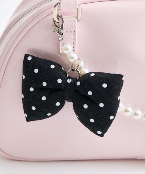 OLIVE des OLIVE(オリーブデオリーブ)の「【インフルエンサー企画】miko charm enamel bag(ボストンバッグ・レディース・ブラック/ピンク・FREE)」の14枚目の写真