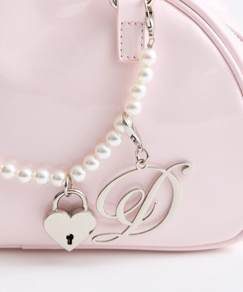 OLIVE des OLIVE(オリーブデオリーブ)の「【インフルエンサー企画】miko charm enamel bag(ボストンバッグ・レディース・ブラック/ピンク・FREE)」の15枚目の写真