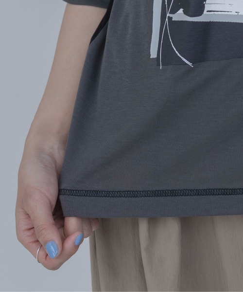 Eimee Law(エイミーロウ)の「モノクロアートプリントTシャツ(Tシャツ/カットソー・レディース・オフホワイト/スミクロ・FREE)」の19枚目の写真