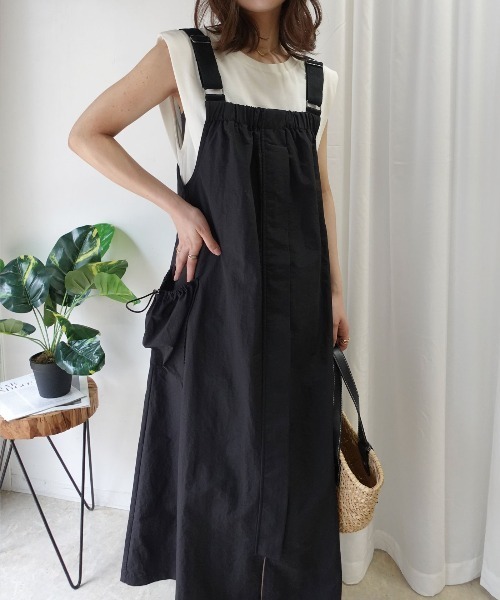 CORNERS（コーナーズ）の「Aラインナイロンジャンスカ【UVカット】【接触冷感】【撥水加工】（ジャンパースカート・レディース・ブラック/チャコールグレー/カーキ・FREE）」の4枚目の写真