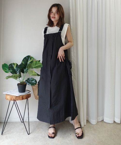 CORNERS（コーナーズ）の「Aラインナイロンジャンスカ【UVカット】【接触冷感】【撥水加工】（ジャンパースカート・レディース・ブラック/チャコールグレー/カーキ・FREE）」の5枚目の写真
