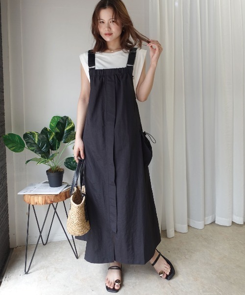 CORNERS（コーナーズ）の「Aラインナイロンジャンスカ【UVカット】【接触冷感】【撥水加工】（ジャンパースカート・レディース・ブラック/チャコールグレー/カーキ・FREE）」の8枚目の写真