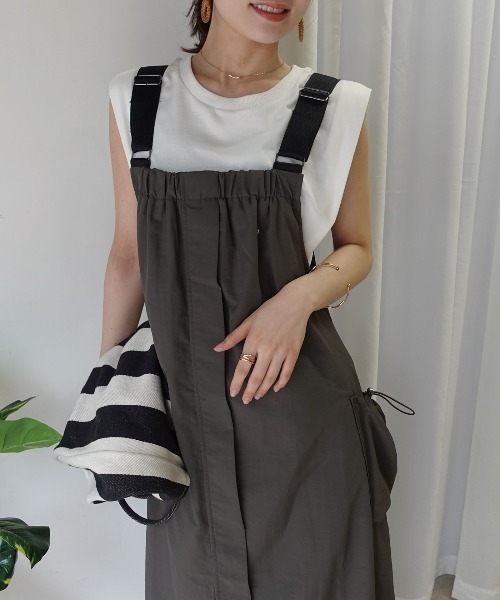 CORNERS（コーナーズ）の「Aラインナイロンジャンスカ【UVカット】【接触冷感】【撥水加工】（ジャンパースカート・レディース・ブラック/チャコールグレー/カーキ・FREE）」の14枚目の写真