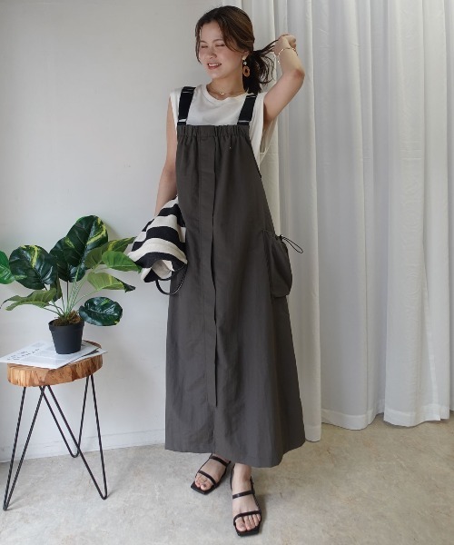 CORNERS（コーナーズ）の「Aラインナイロンジャンスカ【UVカット】【接触冷感】【撥水加工】（ジャンパースカート・レディース・ブラック/チャコールグレー/カーキ・FREE）」の16枚目の写真