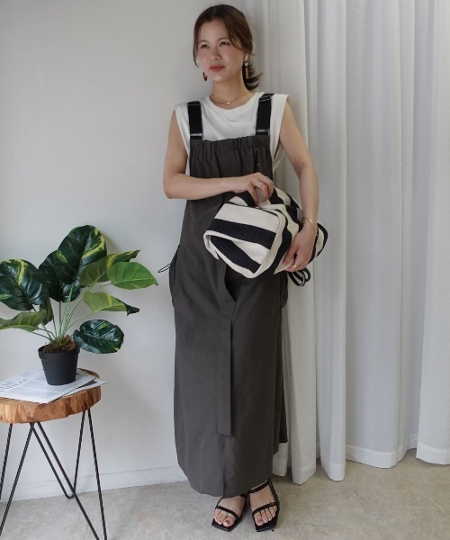 CORNERS（コーナーズ）の「Aラインナイロンジャンスカ【UVカット】【接触冷感】【撥水加工】（ジャンパースカート・レディース・ブラック/チャコールグレー/カーキ・FREE）」の17枚目の写真