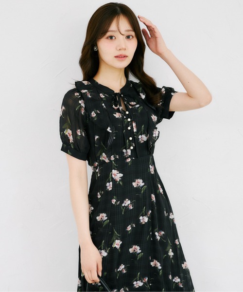 tocco closet(トッコ クローゼット)の「リボン付きシアーチェック×フラワープリントワンピース(ワンピース・レディース・ブラック/ミント・M)」の6枚目の写真
