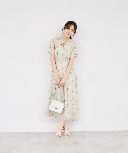 tocco closet(トッコ クローゼット)の「リボン付きシアーチェック×フラワープリントワンピース(ワンピース・レディース・ブラック/ミント・M)」の11枚目の写真