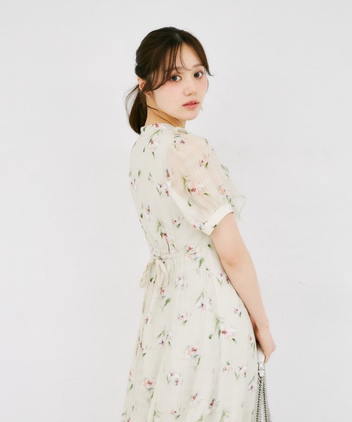 tocco closet(トッコ クローゼット)の「リボン付きシアーチェック×フラワープリントワンピース(ワンピース・レディース・ブラック/ミント・M)」の17枚目の写真