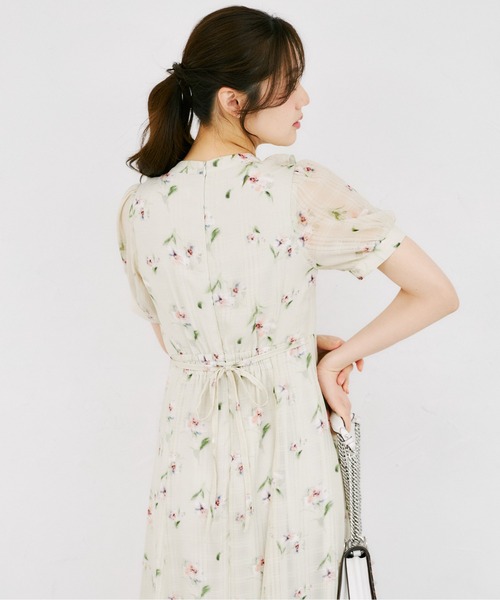 tocco closet(トッコ クローゼット)の「リボン付きシアーチェック×フラワープリントワンピース(ワンピース・レディース・ブラック/ミント・M)」の18枚目の写真