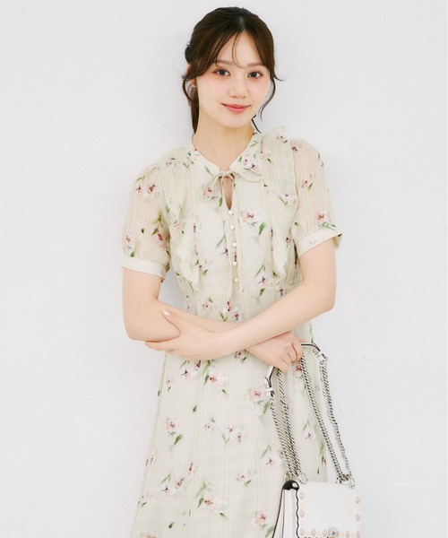 tocco closet(トッコ クローゼット)の「リボン付きシアーチェック×フラワープリントワンピース(ワンピース・レディース・ブラック/ミント・M)」の15枚目の写真