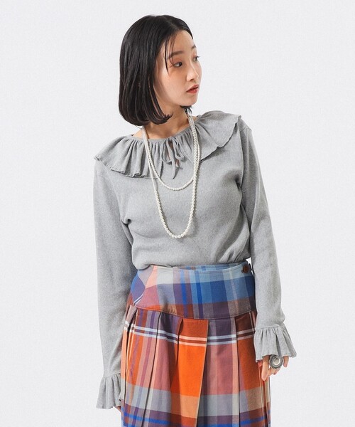 BEAMS BOY(ビームスボーイ)の「リブ フリル ギャザー ロング スリーブ(Tシャツ/カットソー・レディース・ブラウン/グレー/ナチュラル・1/2)」の2枚目の写真