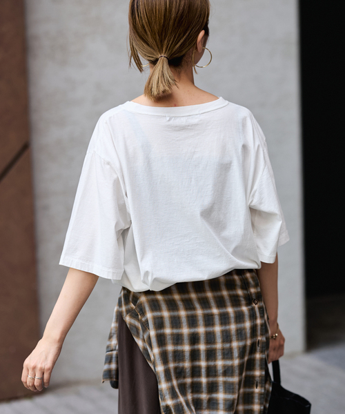 FRAMeWORK(フレームワーク)の「ピグメント PRINT TEE(Tシャツ/カットソー・レディース・ホワイト/ワインレッド/ブラウン・FREE)」の5枚目の写真