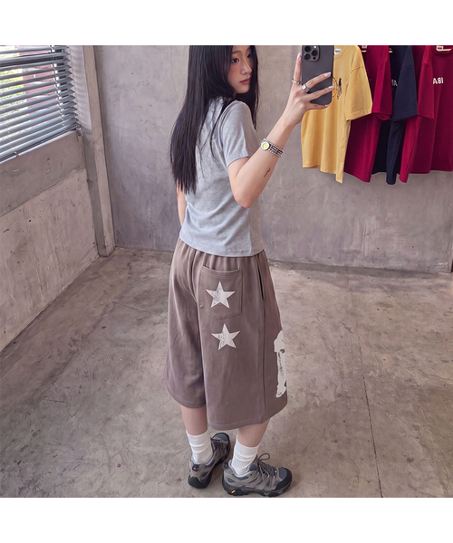 GRAVER（グレーバー）の「[UNISEX]STAR3 バミューダパンツ_3color（スウェットパンツ・レディース・ライトグレー/アッシュブラウン/ブラック・ONE SIZE）」の3枚目の写真
