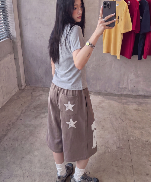 GRAVER（グレーバー）の「[UNISEX]STAR3 バミューダパンツ_3color（スウェットパンツ・レディース・ライトグレー/アッシュブラウン/ブラック・ONE SIZE）」の4枚目の写真