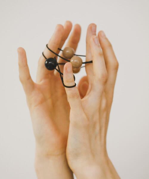 URBAN RESEARCH(アーバンリサーチ)の「decor『デコール』 SET HAIR TIE(ヘアゴム・レディース・ベージュ/キャメル・-)」の4枚目の写真