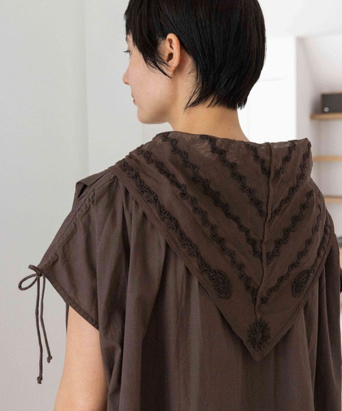 studio CLIP(スタディオクリップ)の「《natural by clip》刺繍スカーフ付きブラウス(シャツ/ブラウス・レディース・オフホワイト/ブラウン・FREE)」の20枚目の写真
