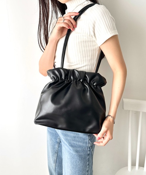 NATURALIST(ナチュラリスト)の「ふんわりパフギャザーハンドバッグ(ハンドバッグ・レディース・ベージュ/ブラック/アイボリー・FREE)」の5枚目の写真