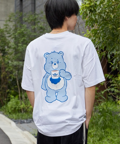 adidas(アディダス)の「adidas/アディダス CARE BEAR OS T-Shirt ケアベア OS Tシャツ バックプリント プリントTシャツ 半袖 クルーネック くま クマ ベアー メンズ レディース 秋 秋服 2026年秋冬 冬服(Tシャツ/カットソー・メンズ・ブラック/ホワイト・S/M/L/XL)」の3枚目の写真
