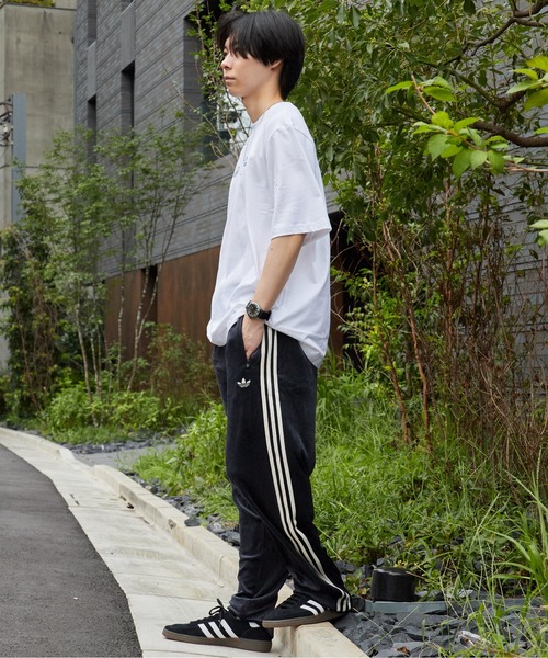 adidas(アディダス)の「adidas/アディダス CARE BEAR OS T-Shirt ケアベア OS Tシャツ バックプリント プリントTシャツ 半袖 クルーネック くま クマ ベアー メンズ レディース 秋 秋服 2026年秋冬 冬服(Tシャツ/カットソー・メンズ・ブラック/ホワイト・S/M/L/XL)」の6枚目の写真