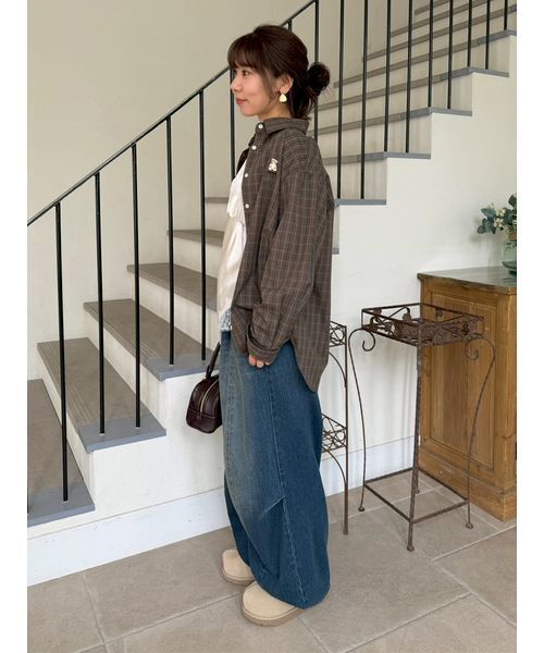 LILY BROWN（リリーブラウン）の「ドレープヘムイージーデニムパンツ（デニムパンツ・レディース・ライトブルー/ピンク/ブルー・1/0）」の21枚目の写真