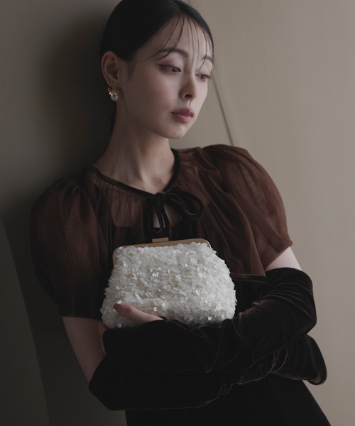 RUIRUE BOUTIQUE(ルイルエブティック)の「2way マット スパンコール がま口 クラッチバッグ | レディースバッグ・結婚式バッグ・パーティー用バッグ・オケージョンバッグ・フォーマルバッグ・パーティーバッグ・ショルダーバッグ(クラッチバッグ・レディース・アイボリー・FREE)」の6枚目の写真