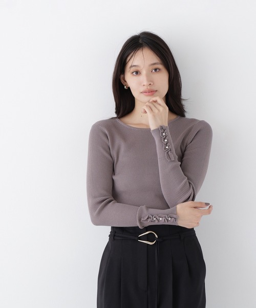 NATURAL BEAUTY BASIC（ナチュラルビューティーベーシック）の「フリルカフスプルオーバー（ニット/セーター・レディース・オレンジ系その他/オフホワイト/チャコールグレー・ﾌﾘ-）」の18枚目の写真