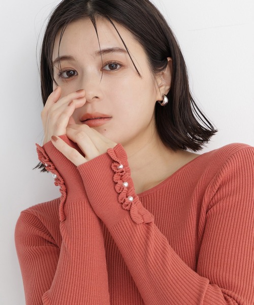 NATURAL BEAUTY BASIC（ナチュラルビューティーベーシック）の「フリルカフスプルオーバー（ニット/セーター・レディース・オレンジ系その他/オフホワイト/チャコールグレー・ﾌﾘ-）」の11枚目の写真