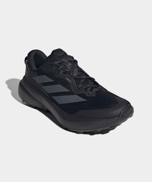 adidas（アディダス）の「Terrex トレースファインダー プラス GORE-TEX トレイルランニング / Terrex Tracefinder Plus GORE-TEX Trail Running / ランニングシューズ / アディダス adidas（スニーカー・メンズ・ブラック・28.5cm/28.0cm/25.0cm/27.5cm/27.0cm/26.5cm/26.0cm/25.5cm/29.0cm/24.5cm）」の4枚目の写真