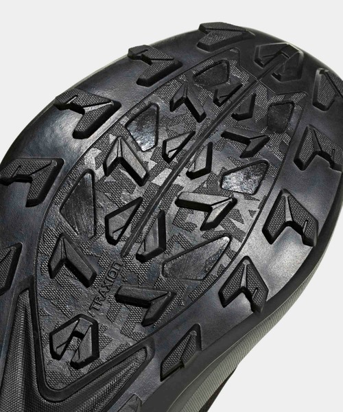 adidas（アディダス）の「Terrex トレースファインダー プラス GORE-TEX トレイルランニング / Terrex Tracefinder Plus GORE-TEX Trail Running / ランニングシューズ / アディダス adidas（スニーカー・メンズ・ブラック・28.5cm/28.0cm/25.0cm/27.5cm/27.0cm/26.5cm/26.0cm/25.5cm/29.0cm/24.5cm）」の8枚目の写真