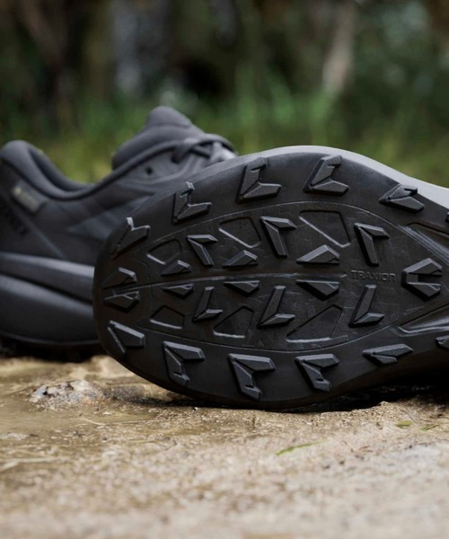 adidas（アディダス）の「Terrex トレースファインダー プラス GORE-TEX トレイルランニング / Terrex Tracefinder Plus GORE-TEX Trail Running / ランニングシューズ / アディダス adidas（スニーカー・メンズ・ブラック・28.5cm/28.0cm/25.0cm/27.5cm/27.0cm/26.5cm/26.0cm/25.5cm/29.0cm/24.5cm）」の15枚目の写真