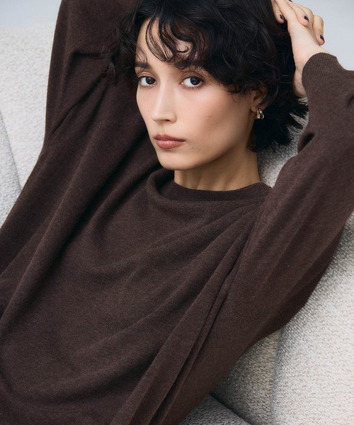 coca(coca)(コカ)の「リッチニットクルーネックオーバーサイズプルオーバー【西山茉希様着用】(ニット/セーター・レディース・ベージュ/ブラウン/グレー/ブラック・M/S/L)」の11枚目の写真